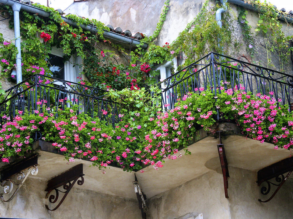 come creare un piccolo giardino su un balcone